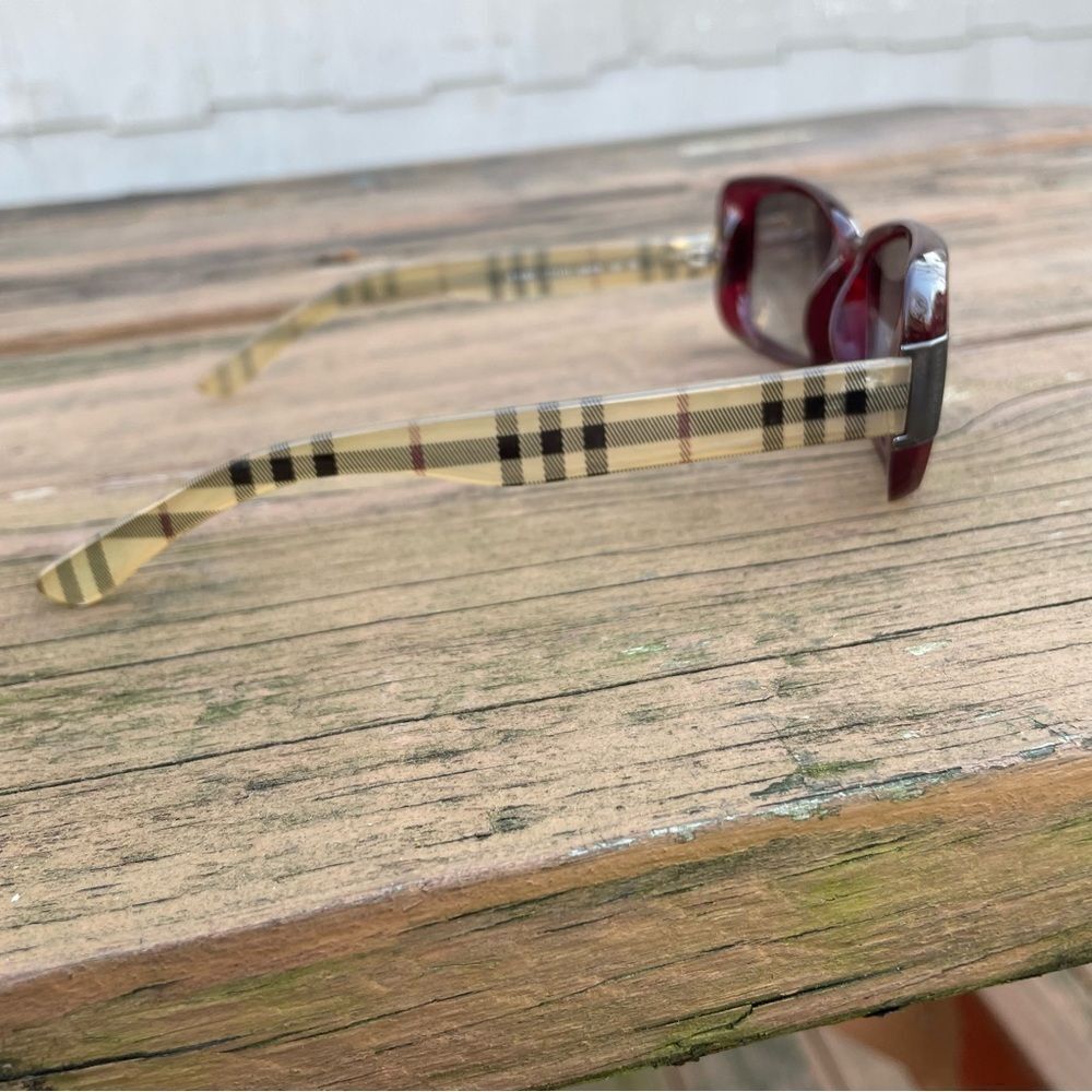 Burberry Red Frame Sunglasses with Signature Check Arms - Picture 4 of 9